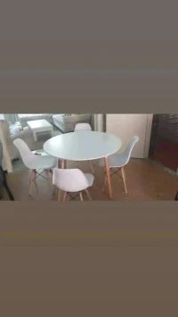 Promo table ronde 100cm  avec 4 chaise