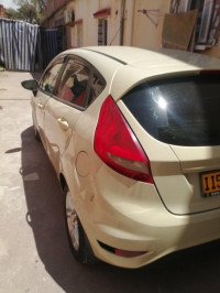 voitures-ford-fiesta-2010-staoueli-alger-algerie