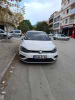 voitures-volkswagen-golf-7-2017-batna-algerie