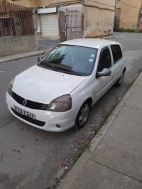 voitures-renault-clio-campus-2012-alger-centre-algerie