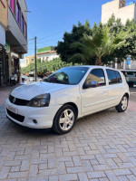 voitures-renault-clio-campus-2012-bye-chlef-algerie