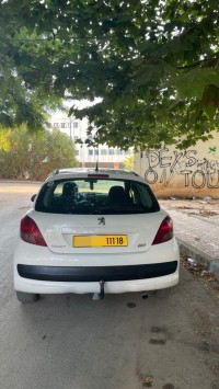 سيارات-peugeot-207-2011-جيجل-الجزائر