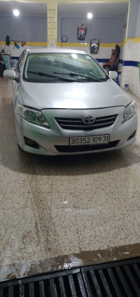 voitures-toyota-corolla-verso-2009-bir-el-djir-oran-algerie