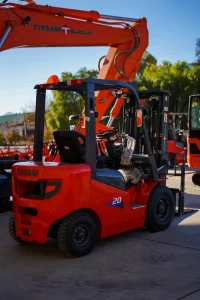 TIRSAM CHARIOT ELEVATEUR 2 TONNES 4.5 METRES / رافعة شوكية 2 طن 4.5 متر 