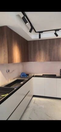 Poseur meubles cuisine et chambre moderne