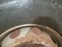 عجلة شاحنة