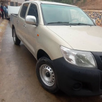 voitures-toyota-hilux-2012-tadjena-chlef-algerie