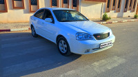 voitures-chevrolet-optra-4-portes-2011-laghouat-algerie