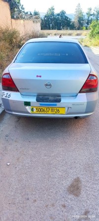 سيارات-nissan-sunny-2011-المدية-الجزائر