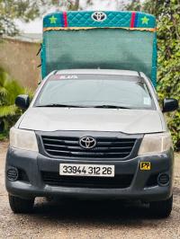 السيارات-النفعية-toyota-hilux-2012-المدية-الجزائر