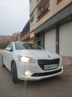 voitures-peugeot-301-2013-active-saida-algerie