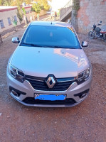 voitures-renault-symbol-2023-ouzera-medea-algerie