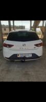 moyenne-berline-seat-leon-2013-reference-skikda-algerie