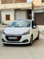 voitures-peugeot-208-2015-allure-facelift-djelfa-algerie