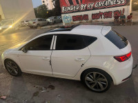 moyenne-berline-seat-leon-2016-fr15-bouira-algerie