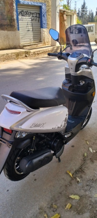 motos-et-scooters-extate-x-vms-2024-medea-algerie