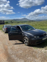 moyenne-berline-volkswagen-golf-4-2001-skikda-algerie