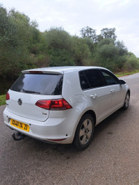 voitures-volkswagen-golf-7-2014-trendline-annaba-algerie