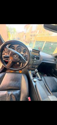 سيارات-mercedes-classe-c-2009-220-exclusive-بئر-خادم-الجزائر