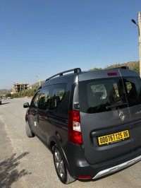 سيارات-renault-kangoo-2025-أقبو-بجاية-الجزائر