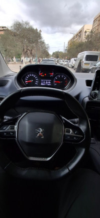 voitures-peugeot-rifter-2023-allure-batna-algerie