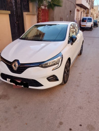 voitures-renault-clio-5-2023-biznis-remchi-tlemcen-algerie