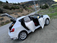 voitures-seat-ibiza-2014-fully-toit-ouvrant-beni-maouche-bejaia-algerie