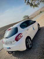 voitures-peugeot-208-2014-allure-ain-tolba-temouchent-algerie