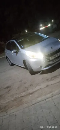 Peugeot 208 2015 Allure