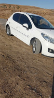 voitures-peugeot-207-2011-ferdjioua-mila-algerie