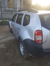 voitures-dacia-duster-2016-ambiance-cherchell-tipaza-algerie