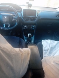 سيارات-peugeot-208-2013-allure-البويرة-الجزائر