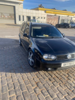 moyenne-berline-volkswagen-golf-4-2003-khemis-el-khechna-boumerdes-algerie