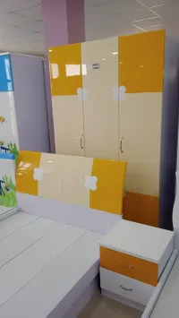 CHAMBRE D'ENFANT JEUNE