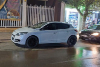 voitures-renault-megane-3-2013-gtline-black-touche-bouzareah-alger-algerie