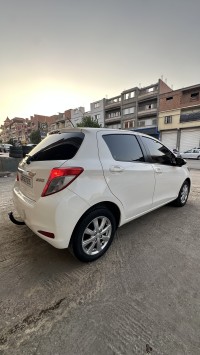 سيارات-toyota-yaris-2012-وهران-الجزائر