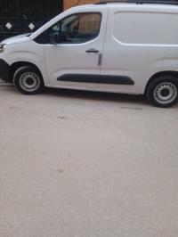 السيارات-النفعية-fiat-doblo-2023-عين-تادلس-مستغانم-الجزائر