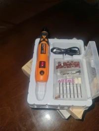 Plusieurs mini outils multifonctions sans fil pour gravures