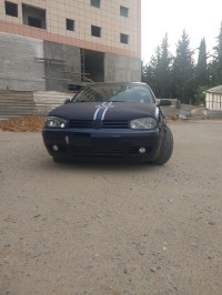 voitures-volkswagen-golf-4-2001-match-medea-algerie