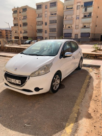 voitures-peugeot-208-2015-ksar-chellala-tiaret-algerie