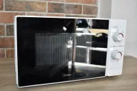 Promotion microonde midea 23 litres avec grille 