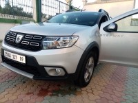 voitures-dacia-sandero-2017-stepway-ouled-yaich-blida-algerie