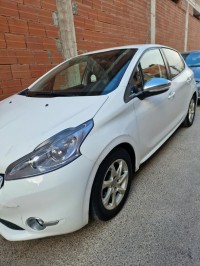 cars-peugeot-208-2015-bab-el-oued-alger-algeria