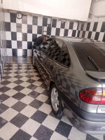 voitures-renault-laguna-1-1995-dahmouni-tiaret-algerie