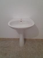 meubles-salle-de-bain-lavabo-en-ceramic-blanc-douaouda-tipaza-algerie