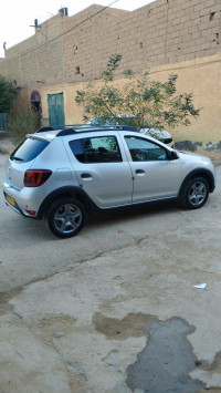 voitures-dacia-sandero-2017-stepway-laghouat-algerie