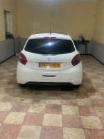 voitures-peugeot-208-2015-allure-facelift-algerie