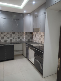 appartement-vente-f3-alger-el-marsa-algerie