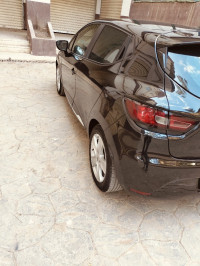 voitures-renault-clio-4-2014-dynamique-khemis-miliana-ain-defla-algerie