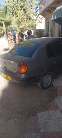 voitures-renault-clio-classique-2004-tadjenanet-mila-algerie